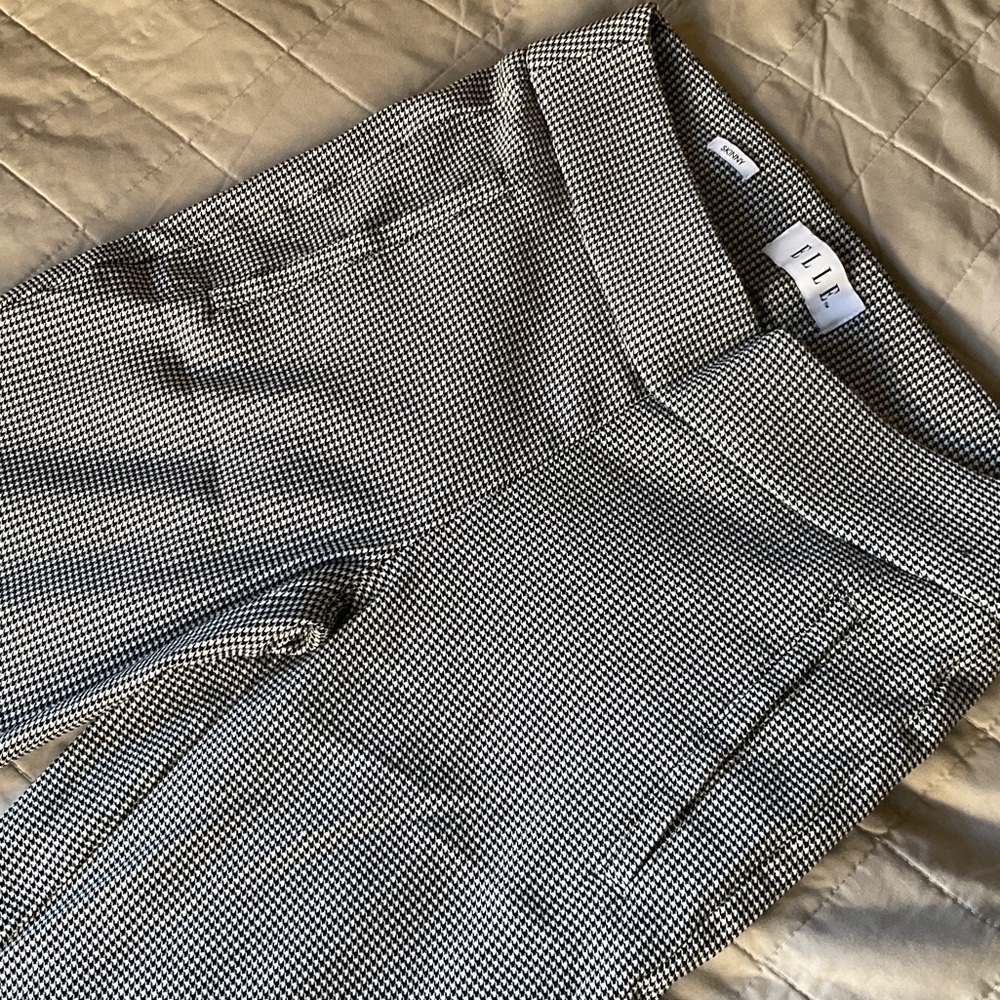 Elle Black and White Houndstooth Skinny Pants